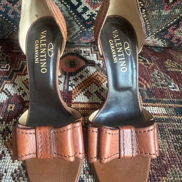 Vintage Valentino Garavani D'Orsay Peep Toe Leather Heels (Sz. 35.5, Cognac) - Picture 2 of 7